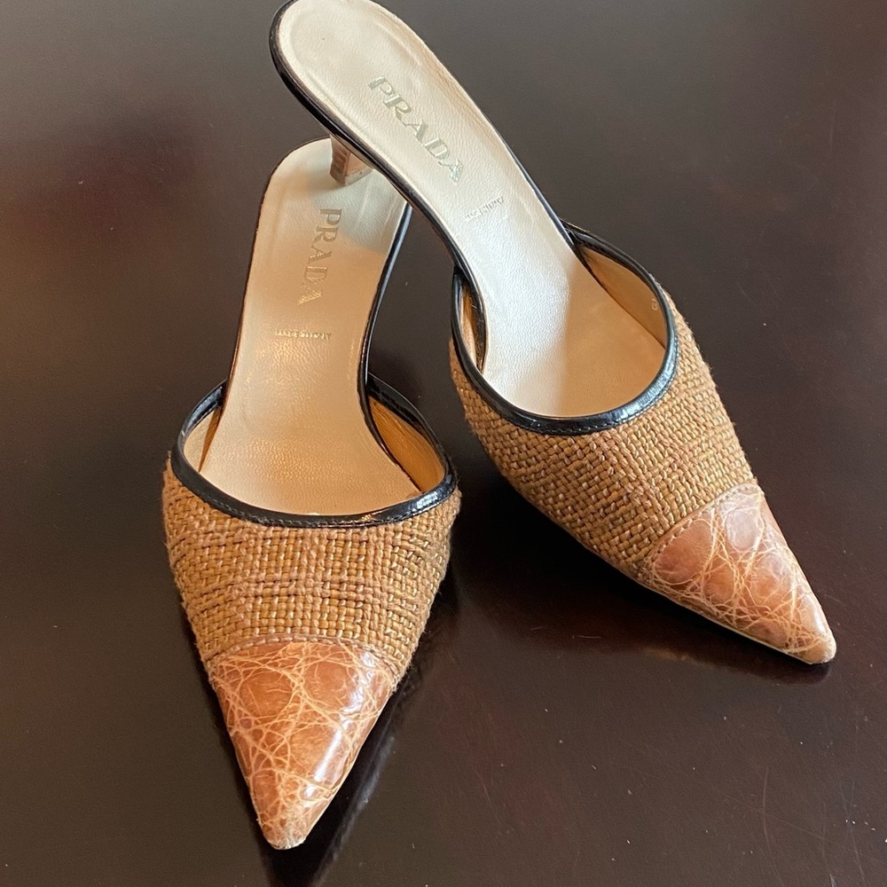 Prada Tan Raffia Pointy Toe Kitten Heels Women's 37 Made in Italy